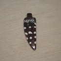 Colmillo de hueso pintado